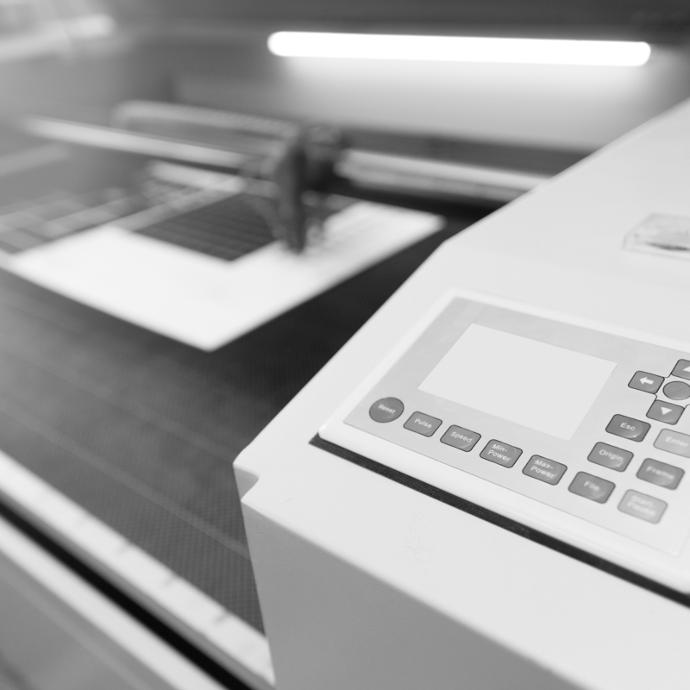 Máquina de Corte y Grabado Láser de CO2